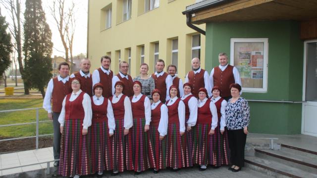 Senioru deju kolektīvs "Vārpa"